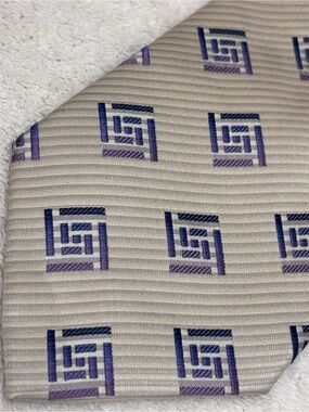 Brand New Stylish Tie By Dona / Dona - Tie Width Is 4 Inches